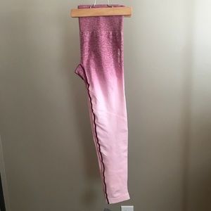 SOLD 🚫 Gymshark Ombré Seamless Legging, Size S